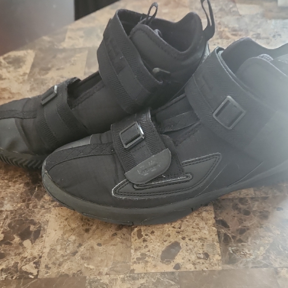 Boys Nike Lebron Black Strap Sneakers Size 5